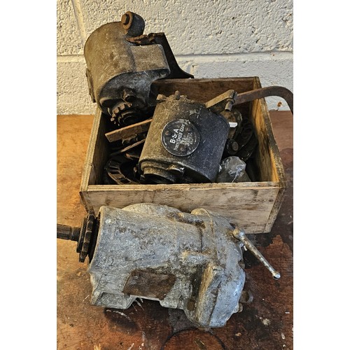 200 - A BSA 3 speed gearbox and other gearbox spares