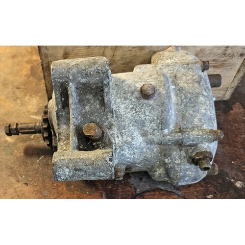 200 - A BSA 3 speed gearbox and other gearbox spares