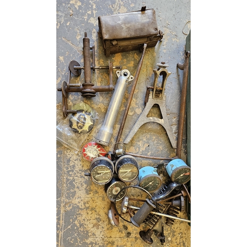 250 - An autojumblers lot, to include a girder fork top yoke and various wall brackets