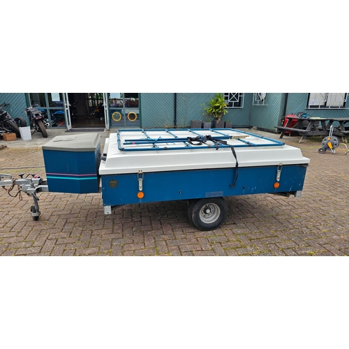 331 - A Trigano Raclet trailer tent, 400kg, with bed, single axle, lights