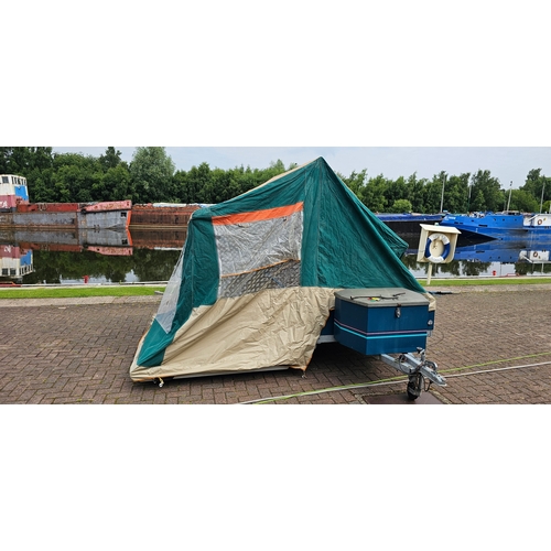 331 - A Trigano Raclet trailer tent, 400kg, with bed, single axle, lights