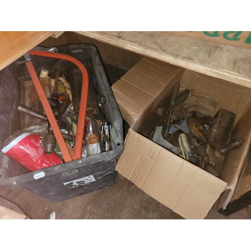 45 - 5 x boxes of vintage and modern hand tools, enamel tub containing spanners and sockets.