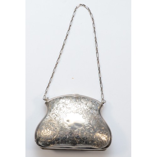 272 - A silver purse, Birmingham 1912, fitted interior, 11.5 x 8.5cm, 108gm