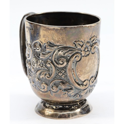 284 - An Edwardian silver christening mug, Birmingham 1910,  vacant cartouche, foot dented, 8cm, 90gm