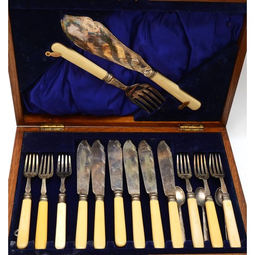 86 - A cased set of electroplated silver fish flatware, together with a cased set of sliver plated teaspo... 