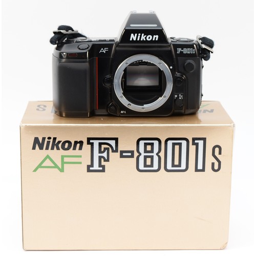 121 - A Nikon AF F8001s 35mm film SLR camera, no lens present, serial no 3337272