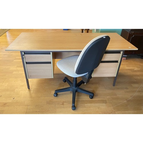 140 - A modern office twin pedestal desk, having twin lockable filing drawers (with keys) together with a ... 