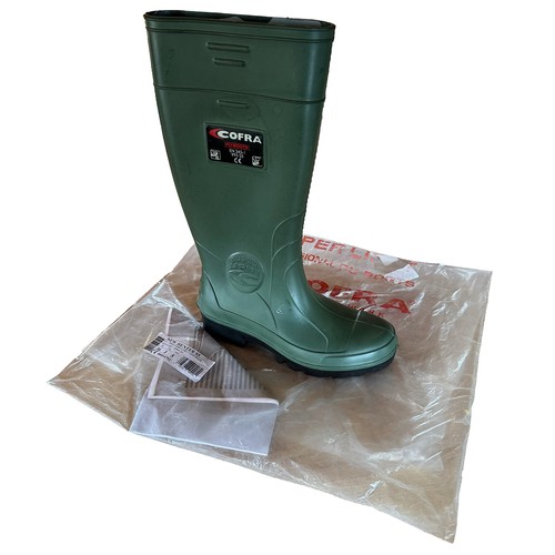 18 - Size 3 Cofra New Hunter steel toe cap wellingtons