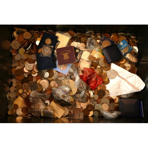 88 - A quantity of British coinage, pre-decimal and decimal, to include Commonwealth and world coinage. A... 