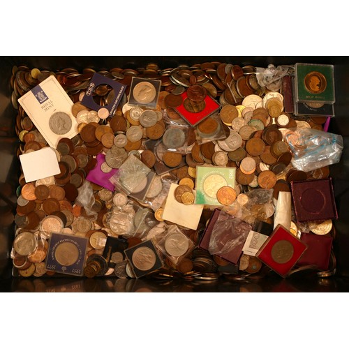 93 - A quantity of British coinage, pre-decimal and decimal, to include Commonwealth and world coinage. A... 