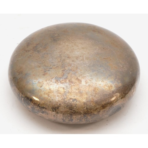 44 - A silver circular tobacco box, Birmingham 1912, 8cm, 88gm