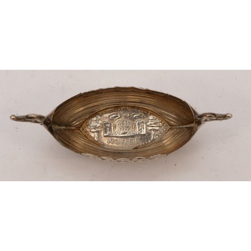 66 - An unmarked silver Norwegian longboat, 83mm, 12gm