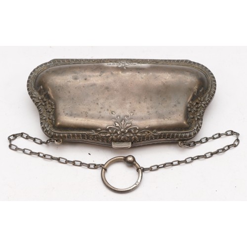 76 - A silver purse, Chester 1912, fitted interior, 11.5cm, 94gm