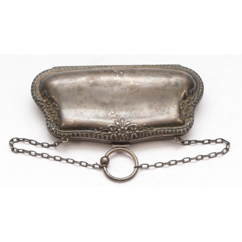 76 - A silver purse, Chester 1912, fitted interior, 11.5cm, 94gm