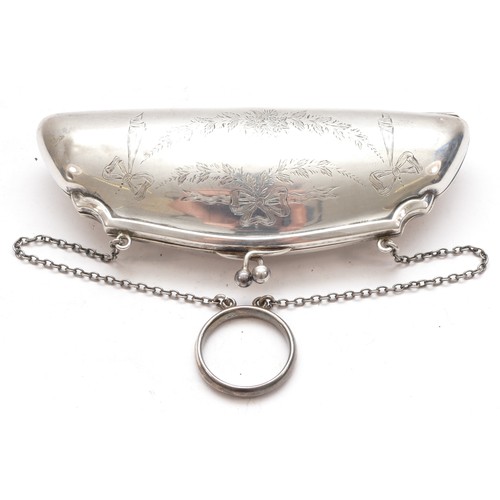 77 - A silver purse, Birmingham 1914, fitted interior, 13.5cm, 73gm