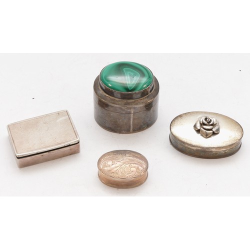 88 - A silver snuff box, Birmingham 1960, 4 x 3cm, two silver pill boxes and an unmarked silver and malac... 