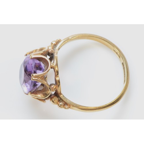 284 - A 9ct gold vintage amethyst dress ring, Birmingham 1972, J 1/2, 2.5g