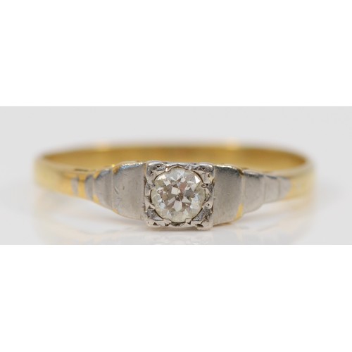 347 - An 18ct gold and platinum art deco diamond solitaire ring, L 1/2, 1.4g