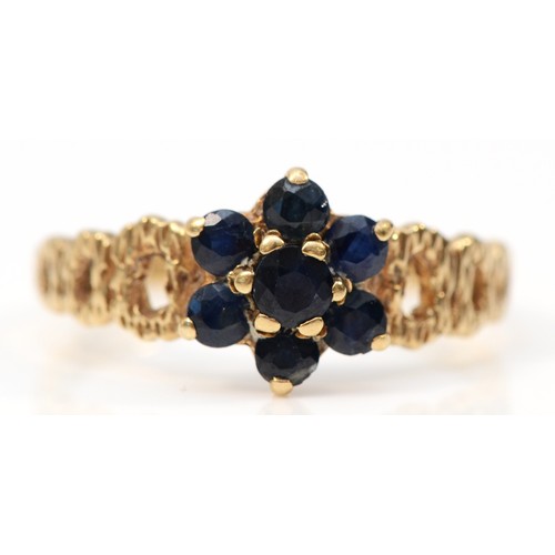 355 - A 9ct gold sapphire floral cluster ring, P, 2.3g