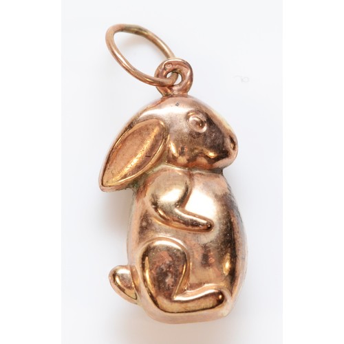 359 - A 9ct gold charm in the form of a rabbit, 17mm length, 1.1g