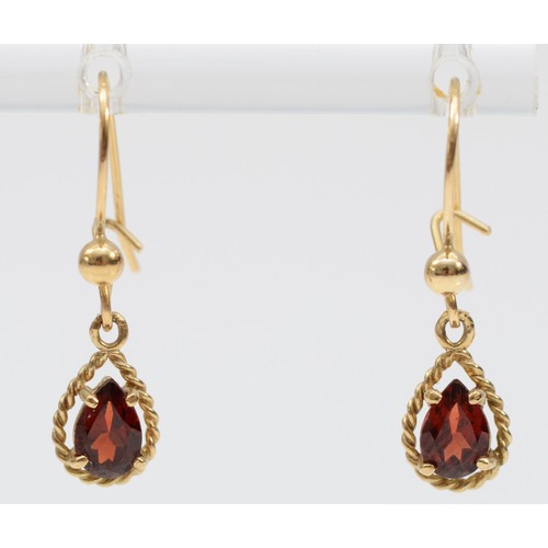 371 - A pair of 9ct garnet drop earrings with French hooks, 10mm drop, 1g