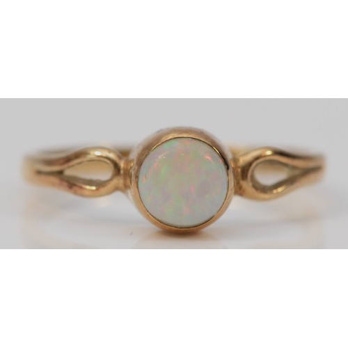 412 - A 9ct gold vintage bezel set opal solitaire ring, Birmingham 1985, I, 1.1g