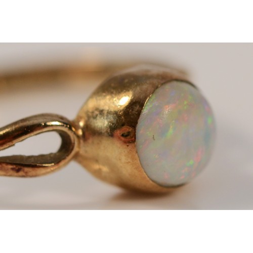 412 - A 9ct gold vintage bezel set opal solitaire ring, Birmingham 1985, I, 1.1g