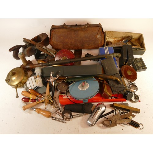 52 - A collection of early 20th century and later carpenters hand tools in four boxes. (4)