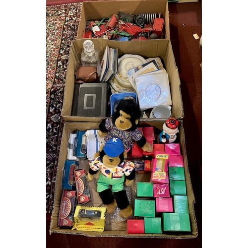 A collection of collectables, to include Star Trek books, VHS tapes ...