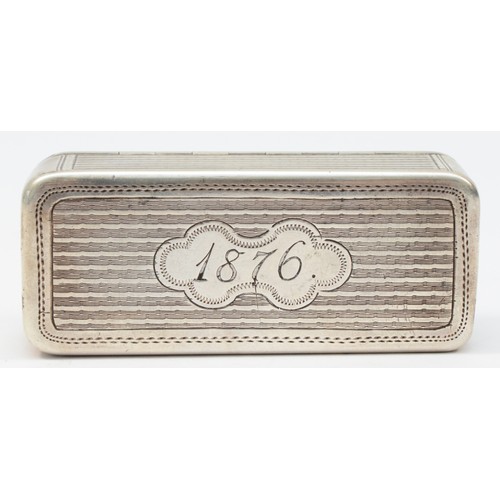 17 - An early 19th century French snuff box, maker TS and weak control mark, with linear engraved decorat... 