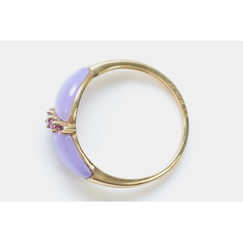 132 - A 9ct gold lavender jade and purple garnet dress ring, T, 2.7g