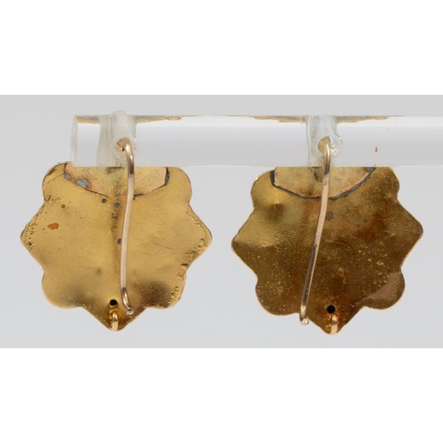 142 - A Victorian pair of unmarked 15ct gold chrysolite and clear paste drop earrings, circa 1860, 18mm di... 