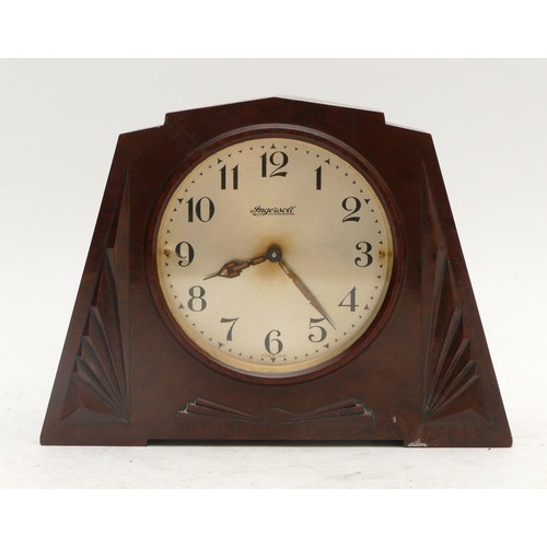 358 - Imgersoll, Duo Superior, an Art Deco Bakelite alarm mantel clock, 14.5 x 19.5cm.
In good condition a... 