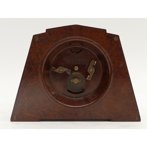 358 - Imgersoll, Duo Superior, an Art Deco Bakelite alarm mantel clock, 14.5 x 19.5cm.
In good condition a... 