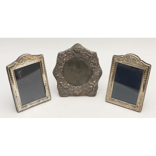 21 - Three silver photograph frames, the largest 17 x 12cm, Sheffield 1995