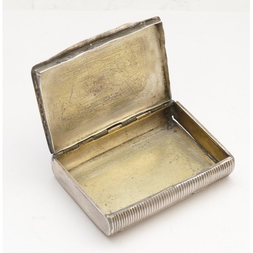 41 - A 19th century unmarked silver, probably Continental snuff box, with engraved decoration, 8 x 5.5 x ... 