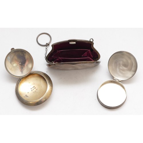 65 - A silver purse, Chester 1915 and two silver boxes, 88gm