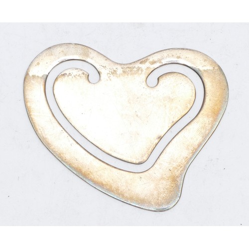 82 - Elsa Peretti for Tiffany & Co., a silver heart shape money clip, signed, Tiffany & Co. 925 Italy, 5.... 