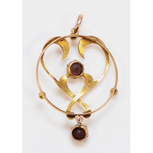 533 - A 9ct gold garnet topped doublet Art Nouveau pendant, 35mm total length, 1.3g