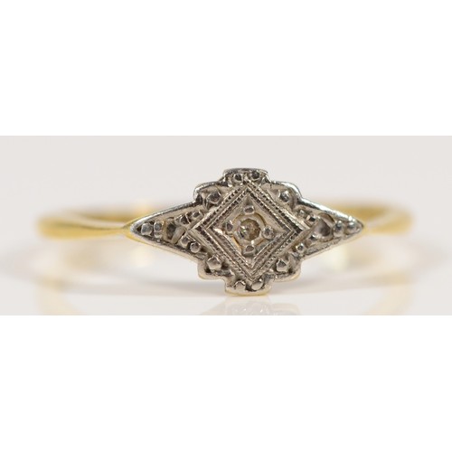 562 - An 18ct gold and platinum vintage diamond ring, N, 2g