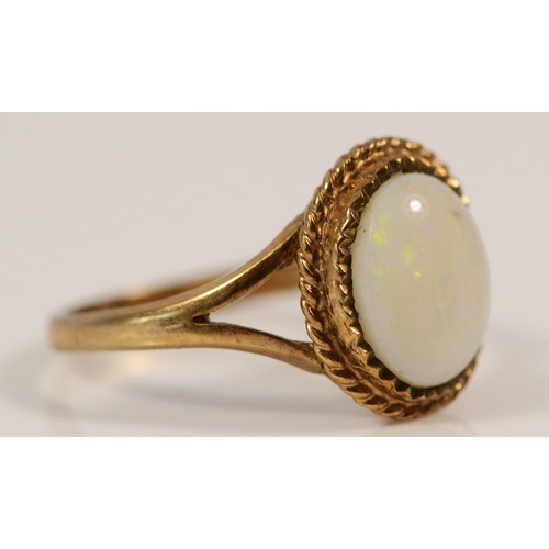 586 - A 9ct gold vintage opal dress ring, P, 2.5g