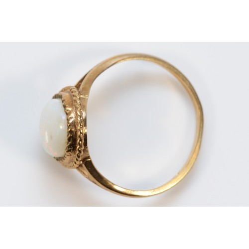 586 - A 9ct gold vintage opal dress ring, P, 2.5g