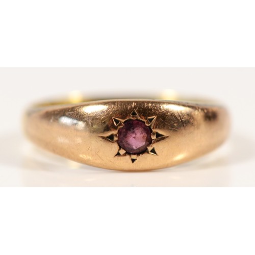 648 - An 18ct gold garnet dress ring, L, London 1892, 2.1g