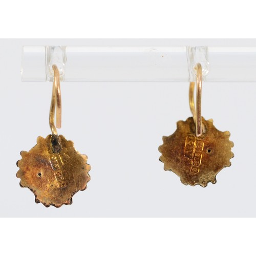 679 - A pair of 9ct rose gold drop earrings, 0.8g