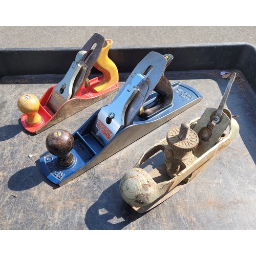 52 - A collection of hand planes to include, Stanley compass plane, Acorn smoothing plane and a boxed Rec... 