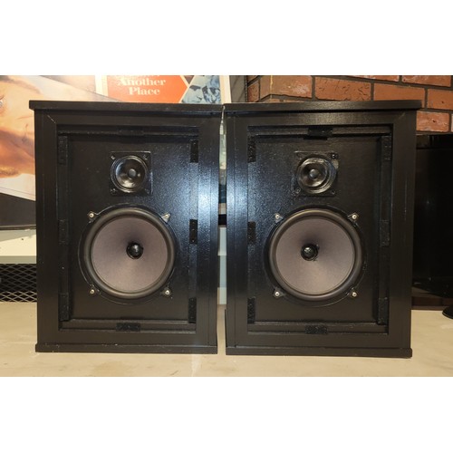 121 - A pair of Stereosound Speakers model reference - Audio 3 measuring 48 cm high, 36cm wide and 26cm de... 