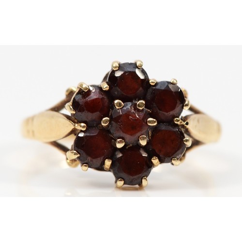 1254 - A Vintage 9ct gold garnet cluster ring, Birmingham 1967, M 1/2, 3.3gm