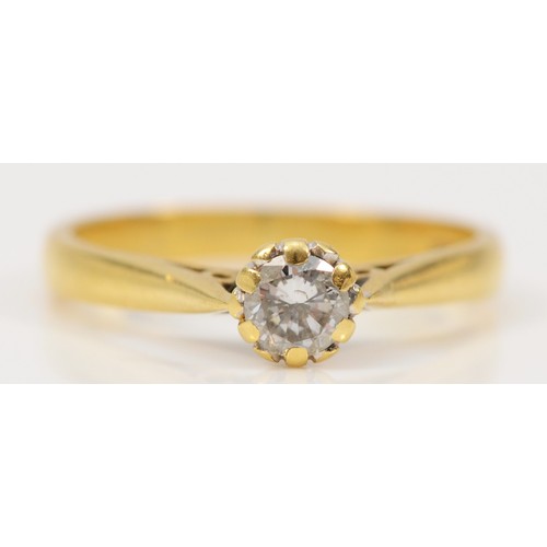 1389 - An 18ct gold vintage diamond solitaire dress ring, L, 2.6g