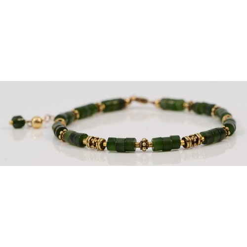 1247 - A 9ct gold nephrite bracelet, 18cm plus a 5cm extender, 8.1g