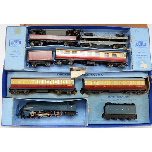 12 - Hornby Railways; Dublo Meccano Ltd tank goods train set EDG7, (looks to be in unused condition) toge... 